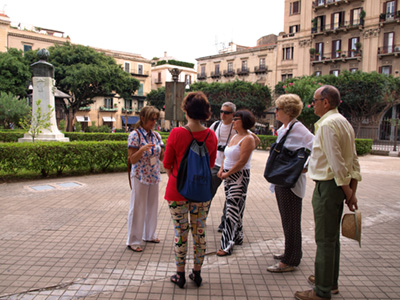 Bianca and a group of tourists in Palermo
